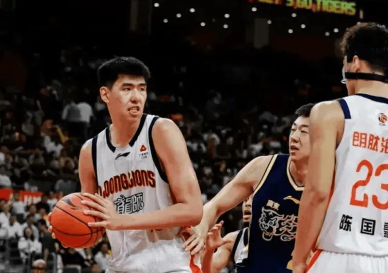 IM电竞登录入口-徐昕动态更新！众多NCAA名校向徐昕发邀请，但本人仍在国家队训练